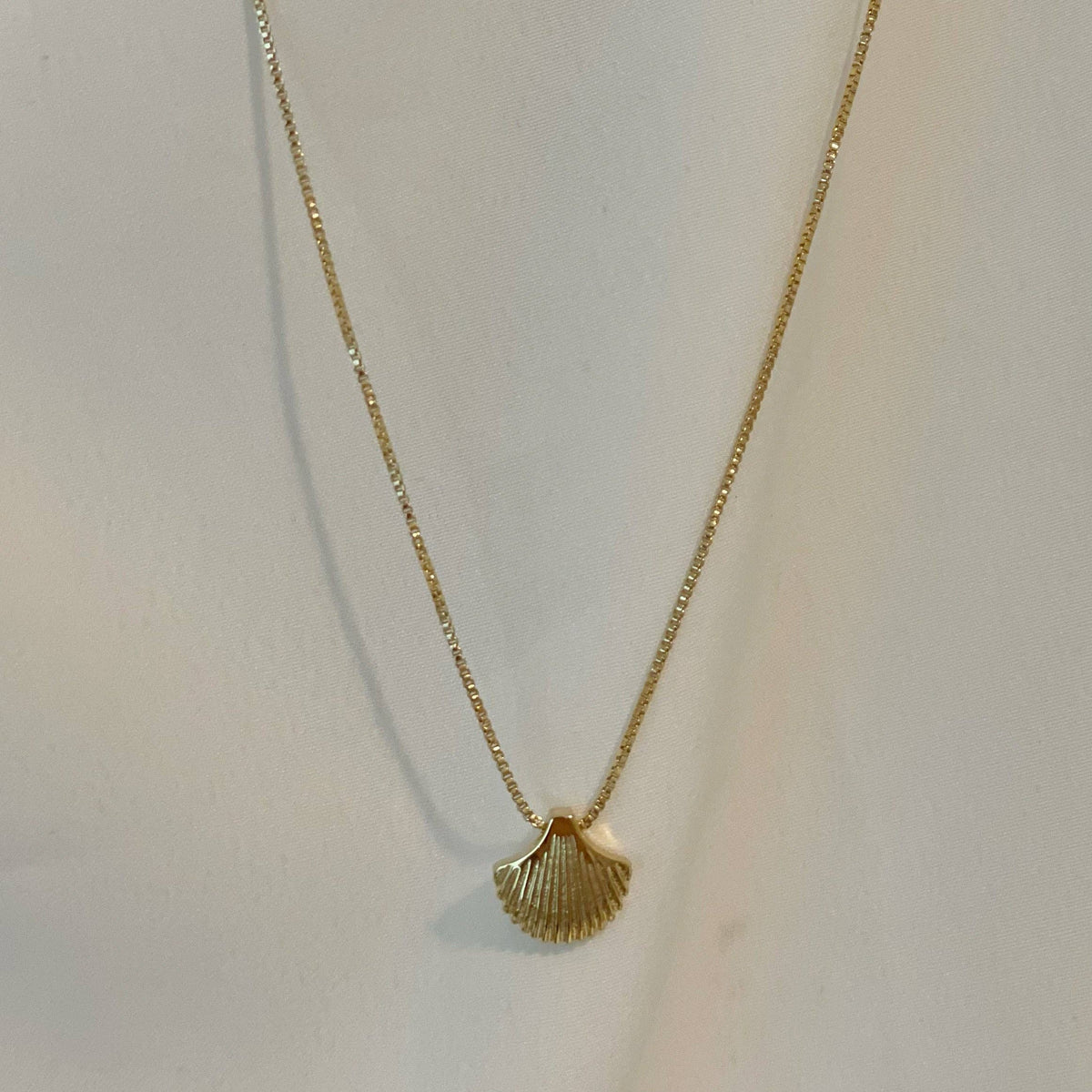 TIDE IS HIGH NECKLACE