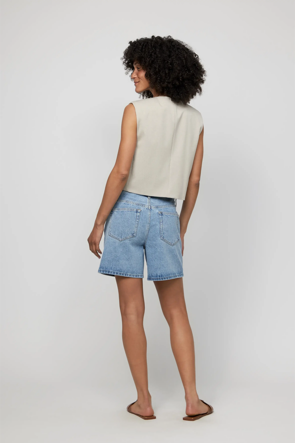 EMMERSON HIGH RISE LONG SHORTS | LIGHT WORN