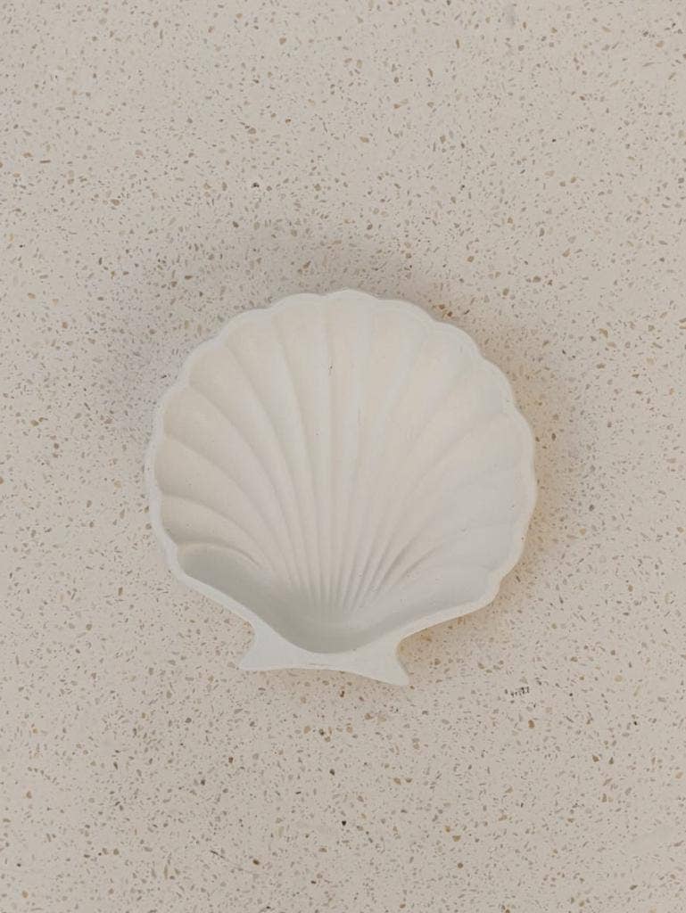 STUCCO SHELL TRAY | WHITE